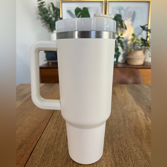 Stanley 40oz Quencher. Gently used model (first version). Straw not included. - Picture 2 of 3